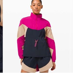 Lululemon Evergreen Anorak
Ripened Raspberry / Cafe Au Lait / True Navy size 4